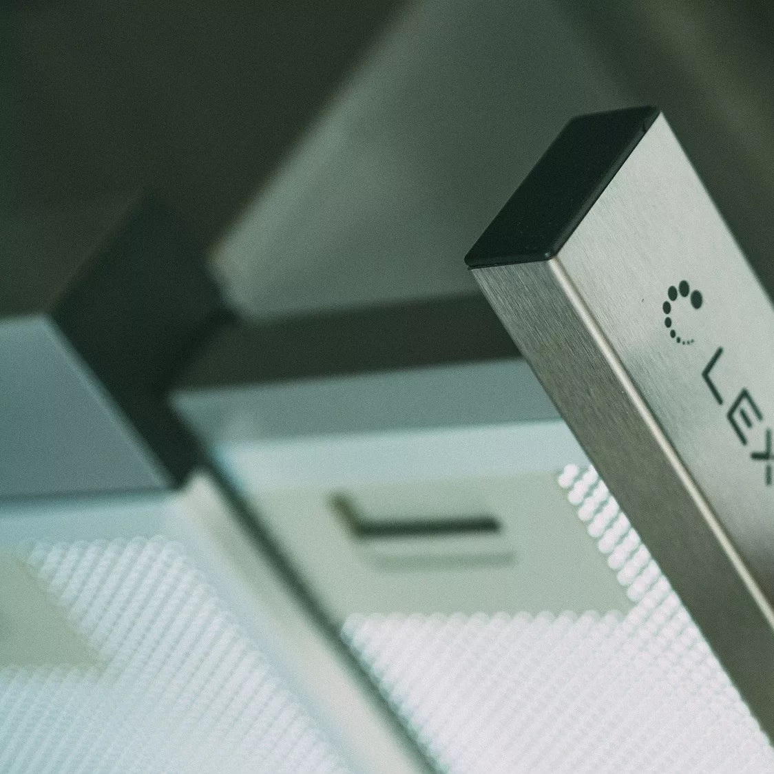 Вытяжка кухонная LEX HUBBLE 600 INOX