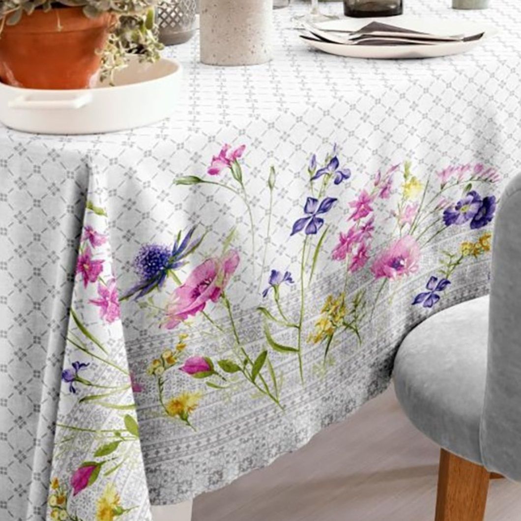 Скатерть рогожка Wenge 145х145 см рис 33063-2 Symphony of Spring арт 903